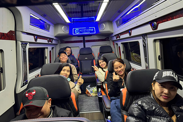 Thuê xe limousine 11 chỗ